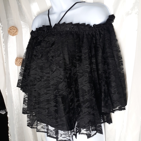 Ella Moss Cold Shoulder Lace 1/2 Bell Sleeve Top - Picture 4 of 9